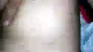  عاهرة مثيرة تأخذ نيك شرجي وعميق في مهبلها في حركة دي بي هاردكور