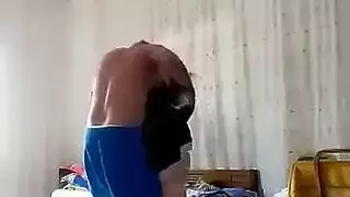 رجل توصيل ينيك فتاه