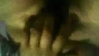 آنا مارتينو تسيطر على فتاة صغيرة نحيفة