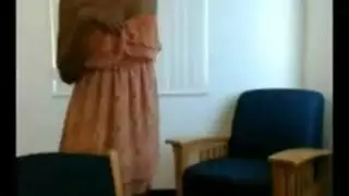 تتوق إليه: تستخدم أصابعها ثم تُضرب بقوة