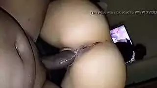 فتاة بيضاء صغيرة الحجم تدمرها مجموعة من الفحول السود