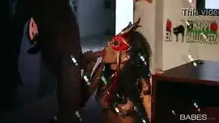 نائب الرئيس يمارس الجنس مع فم وفرج هانا فوكس بخشونة