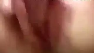 موكا مورا تأخذ قضيبًا صلبًا في فمها ثم مهبلها في جنس خشن