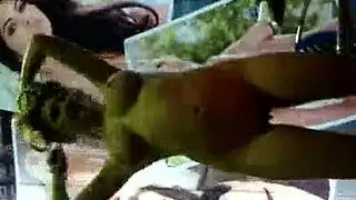 مشهد إيلاج مزدوج كرتوني